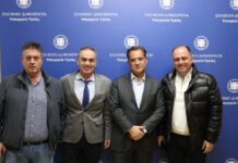 Με τον Υπουργό Υγείας Ά. Γεωργιάδη συναντήθηκε ο Δήμαρχος Λεβαδέων Δ. Καραμάνης. Δύο νέα ασθενοφόρα με το αντίστοιχο προσωπικό στους Τομείς ΕΚΑΒ Λιβαδειάς και Θήβας